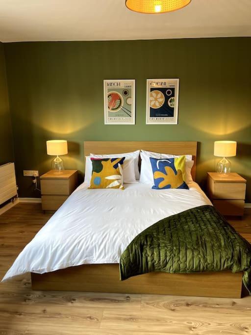 Colourful, Bright And Chic 2 Storey Apartment Manchester Exteriör bild